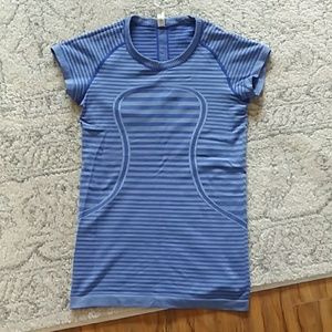 Lululemon workout tee